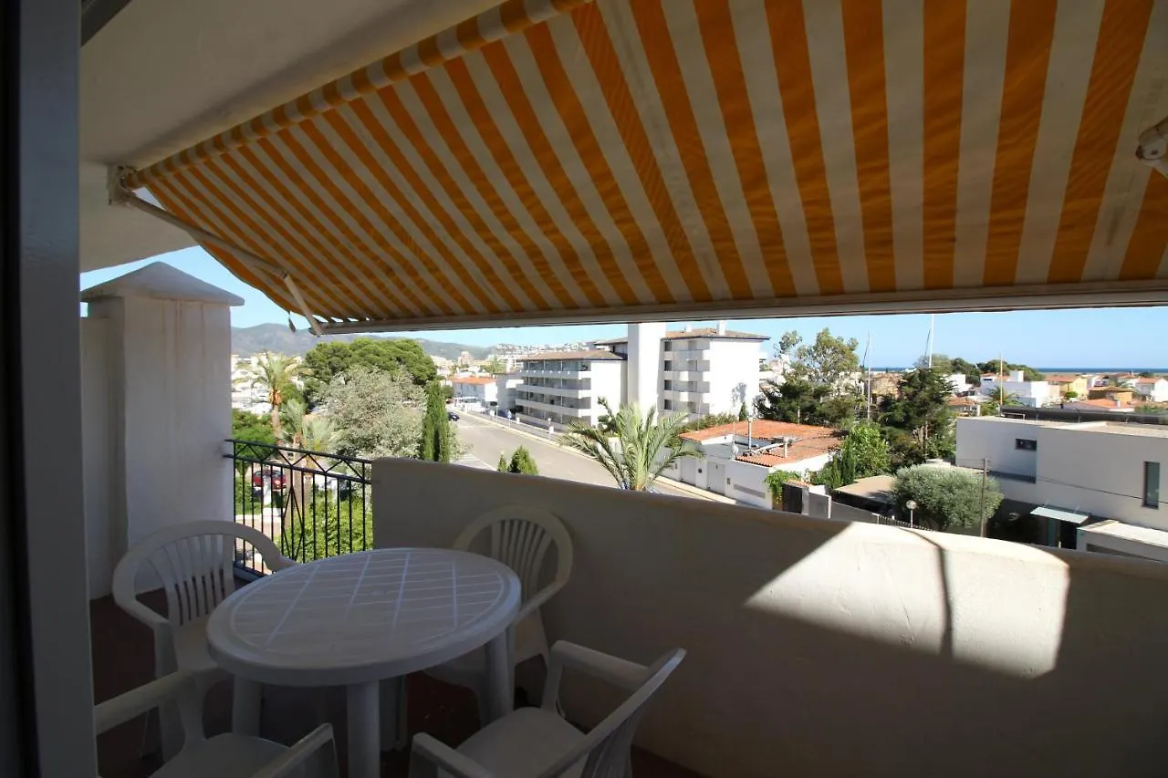 Global Immo 2176 Royal Marine Llevant Roses Apartment